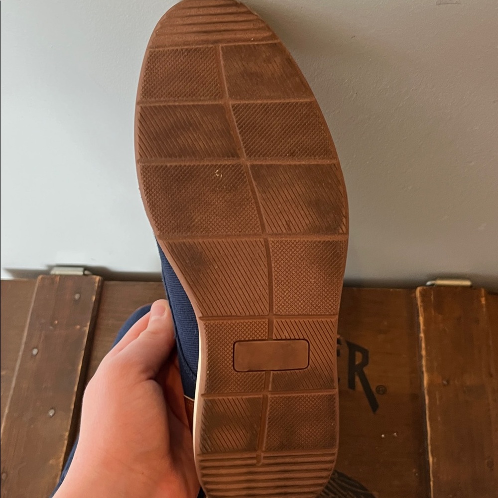 Kids Perry Ellis Portfolio Size 5 - Picture 3 of 3